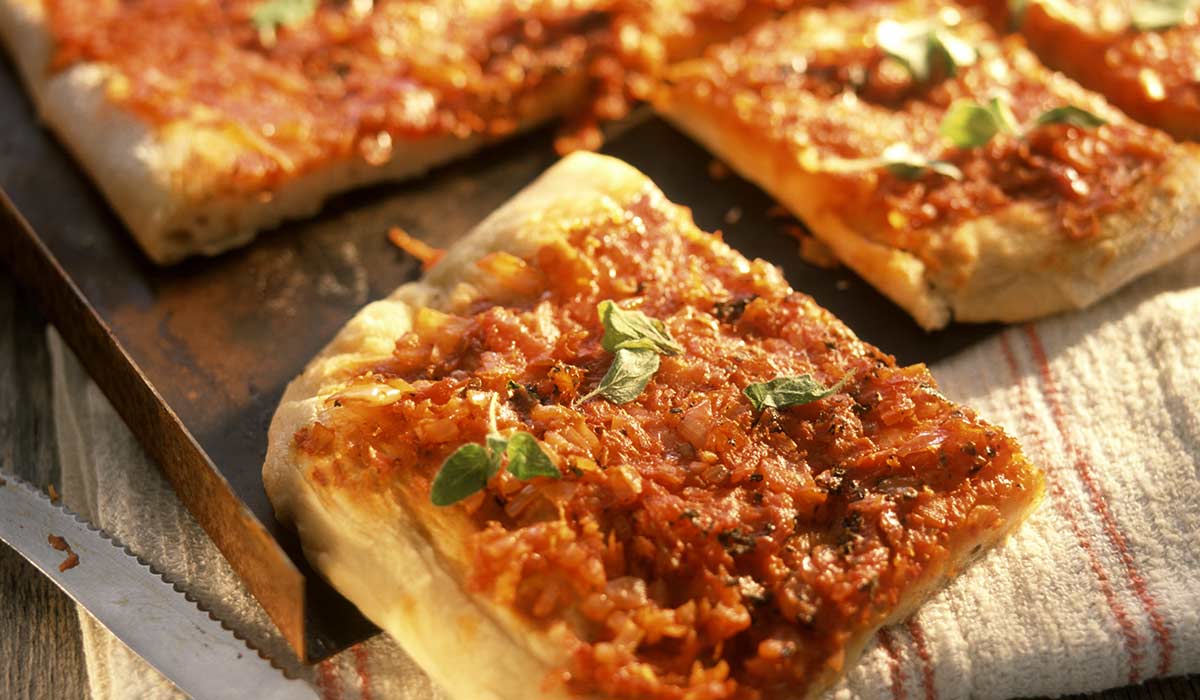 Sfincione, Stücke der sizilianischen Pizza