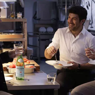 S.Pellegrino-Werbekampagne: Italienische Inspiration mit Pierfrancesco Favino