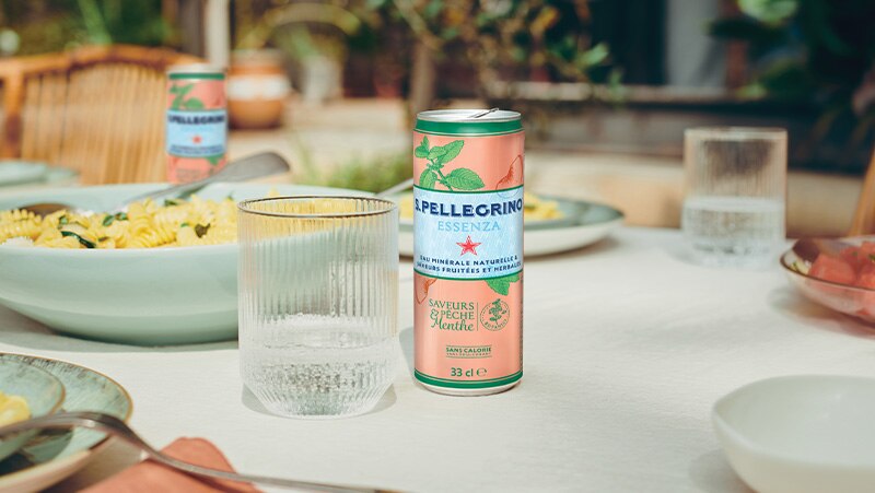 S.Pellegrino Essenza, saveur Pêche et Menthe thumb