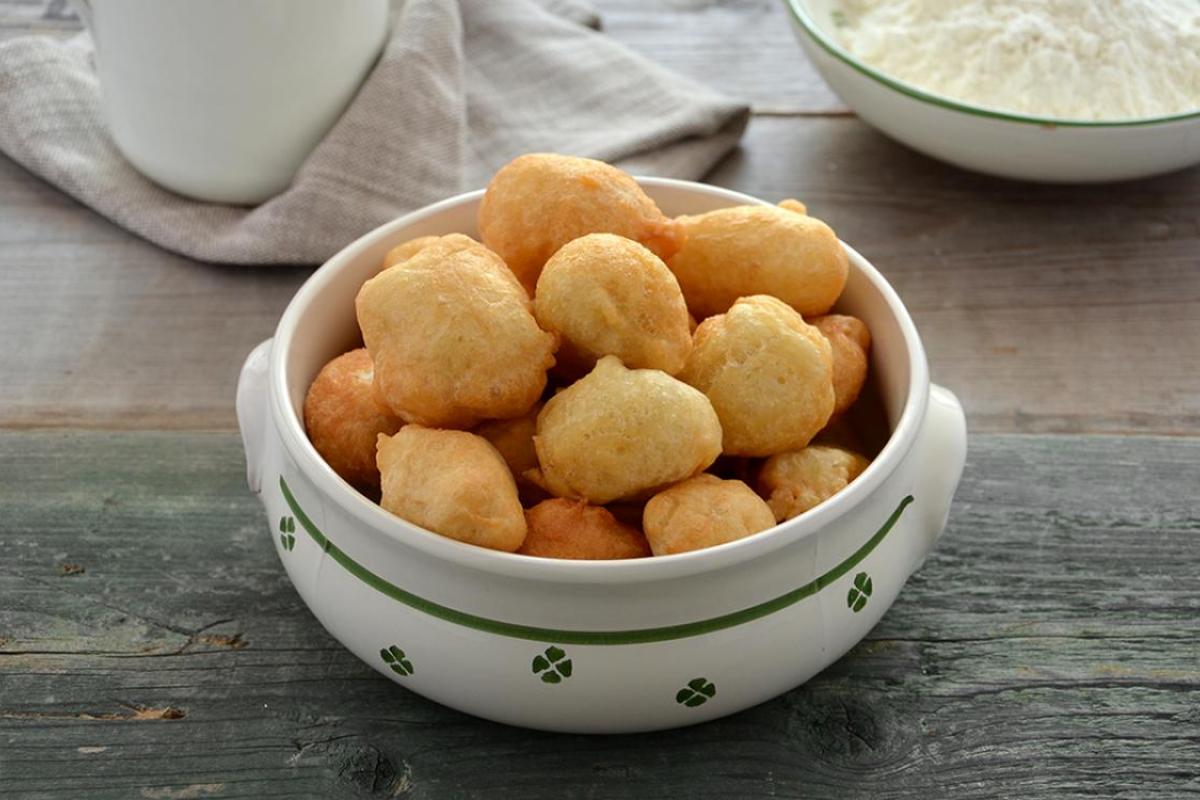 Un piatto di pettole fritte
