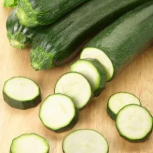 zucchine-ingredienti-spiedini-pesce.jpeg
