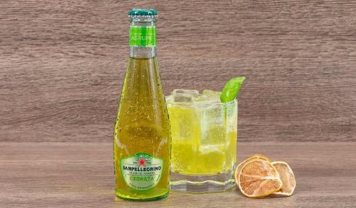 Canderine cocktail con cedrata Sanpellegrino, mandarino e pompelmo