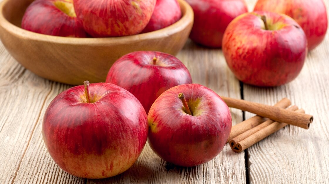 Apples and Cinnamon