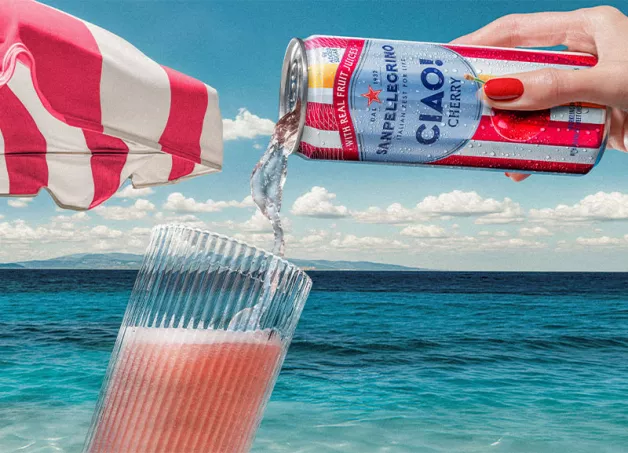 Ciao! Cherry flavor pouring